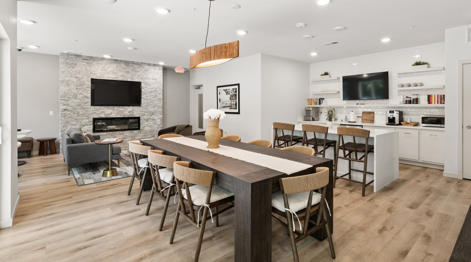 a spacious kitchen and resident lounge